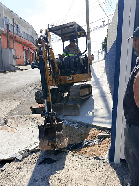 Escavadeira 3 toneladas
